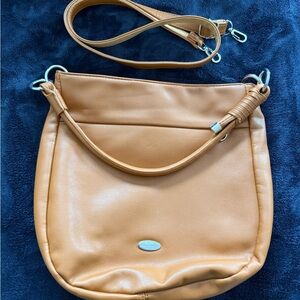 Chic Tan Leather Shoulder Bag